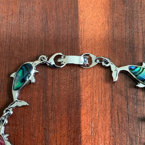 Dolphin abalone shell bracelet - Picture 2 of 2